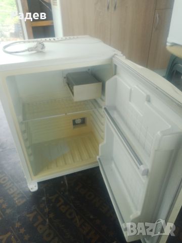 хладилник минибар абсорбционен кемпер каравана къмпинг палатка, снимка 2 - Хладилници - 45806674