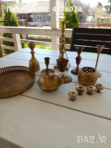 стари бронзови свещници и декорации