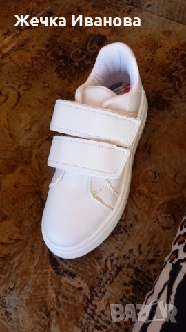 Дамски маратонки бели 39 номер, снимка 2 - Маратонки - 52538844