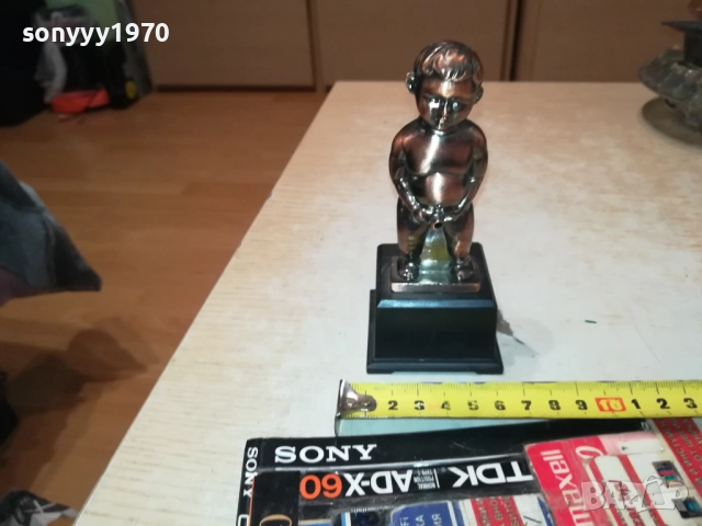 МОМЧЕНЦЕ-МЕТАЛНА ЗАПАЛКА-ВНОС SWISS 0709251659, снимка 6 - Антикварни и старинни предмети - 51634060