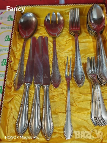 Комплект прибори за хранене Violet Roneusil, снимка 3 - Антикварни и старинни предмети - 53469625