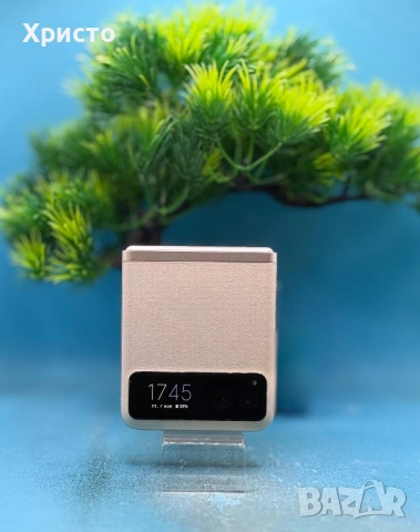 Motorola razr 40, Dual SIM, 256GB, 8GB RAM, 5G, Vanilla Cream, снимка 3 - Motorola - 52658648