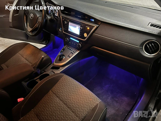 Toyota Auris 1.8 Hybrid 2015г. Тойота Аурис с проблем, снимка 4 - Автомобили и джипове - 53504978