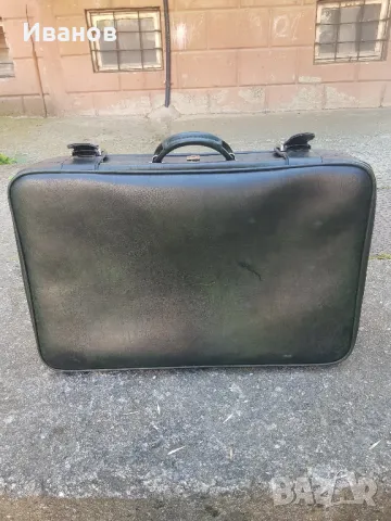 Продавам голям кожен куфар 