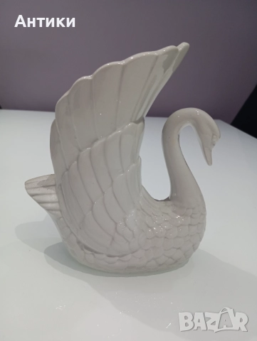 Порцеланов голям лебед стар 