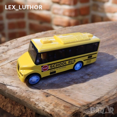 Миниатюрен Училищен Автобус - Метален, Инерционен и Супер Забавен!, снимка 3 - Коли, камиони, мотори, писти - 52533629