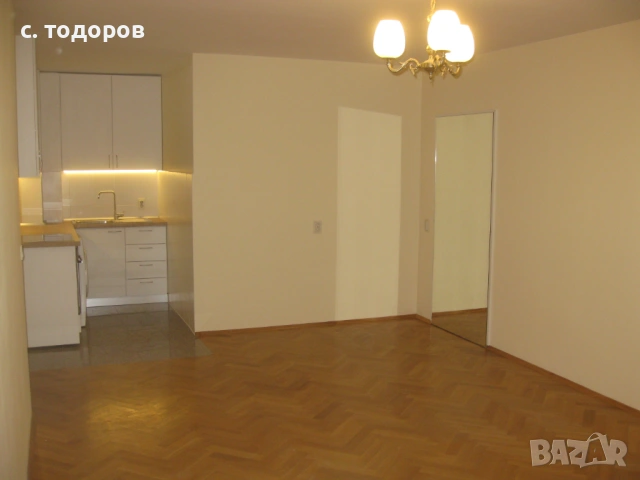 Необзаведен двустаен в София широк център