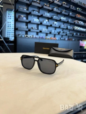 очила с черен обикновен калъф miu miu louis vuitton , снимка 3 - Слънчеви и диоптрични очила - 50744293