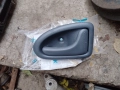 Дръжка Вътрешна Дясна За Рено Сценик 2000г / Renault Scenic 2000y, снимка 1
