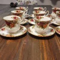 ROYAL ALBERT , снимка 2 - Антикварни и старинни предмети - 46216635