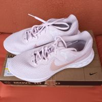 Дамски маратонки Nike , снимка 4 - Маратонки - 45684390