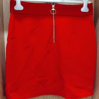 Стилна червена пола , снимка 2 - Поли - 45421200