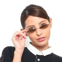 слънчеви очила с кутия на марката и кърпичка на едро , снимка 7 - Слънчеви и диоптрични очила - 45114449