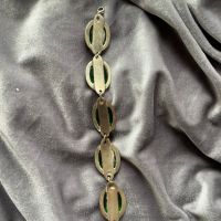Сребриста гривна със зелени стъклени камъни, снимка 2 - Гривни - 45886565