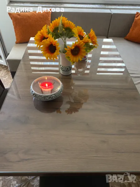 ТРАПЕЗНА МАСА В ПЕРФЕКТНО СЪСТОЯНИЕ , снимка 1