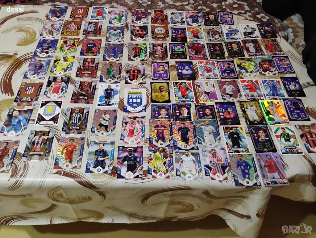 Футболни карти от различни сезони, снимка 1