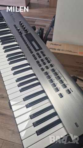 Roland RS-5 Ново Синтезатор солистичен. , снимка 2 - Синтезатори - 52527572