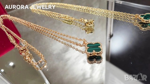 Van Cleef & Arpels VCA Gold Green Malachite Sweet Alhambra Clover Дамско Колие, снимка 5 - Колиета, медальони, синджири - 54224402
