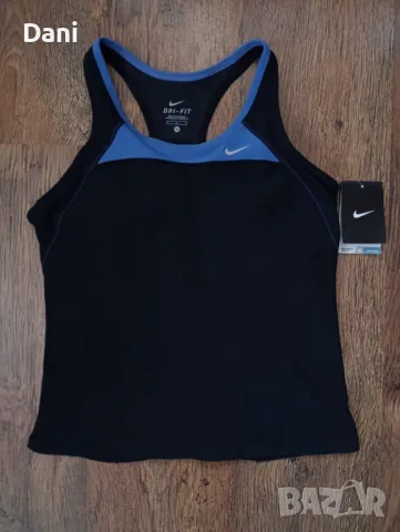 Чисто нов спортен дамски потник Nike DRI-FIT, снимка 1 - Потници - 47154183