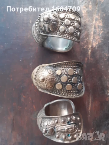 Възрожденска Сребърна Сечан Гривна Рогатка Носия Фолклор, снимка 5 - Антикварни и старинни предмети - 38902155