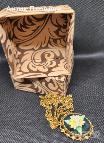 Винтидж колие с цвете еделвайс – флорален медальон, снимка 2 - Колиета, медальони, синджири - 53719576