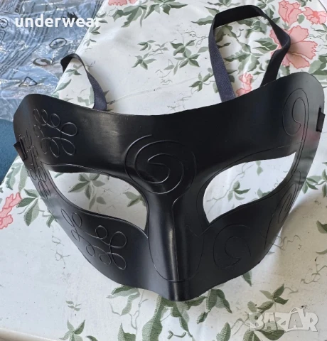 Винтидж маска, снимка 3 - Колиета, медальони, синджири - 50865712