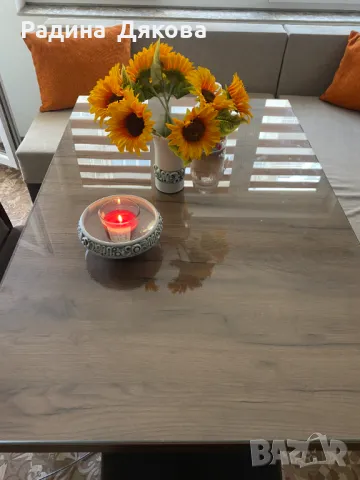 ТРАПЕЗНА МАСА В ПЕРФЕКТНО СЪСТОЯНИЕ 