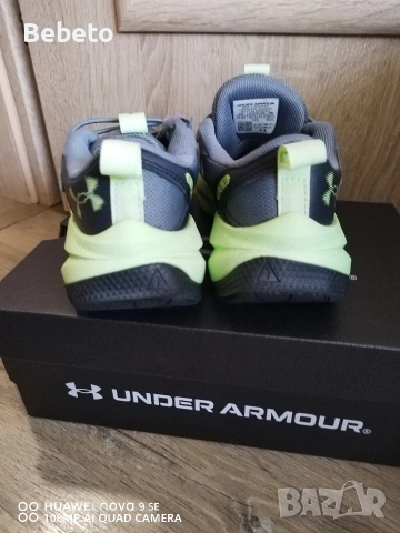 Маратонки Under Armour 30номер, снимка 2 - Детски маратонки - 53972829