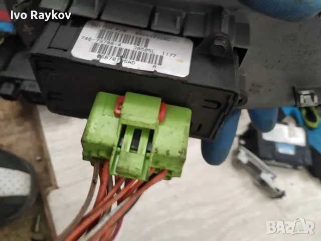 Панел бутони ел стъкла за Dodge Caravan Chrysler , 11006B G2163, снимка 3 - Части - 49497795