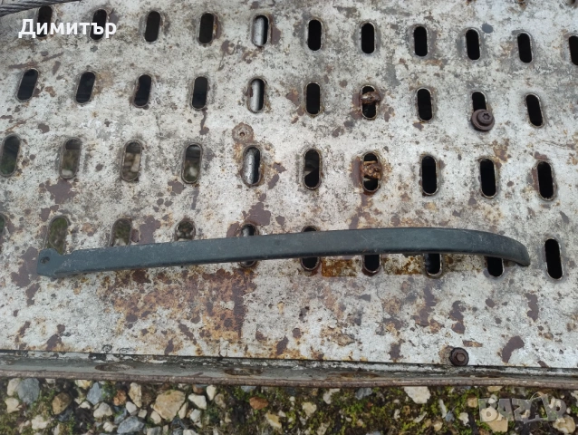 Лайсна Под Фара Дясна За Ауди 80 Б4 1994г / Audi 80 B4 1994y