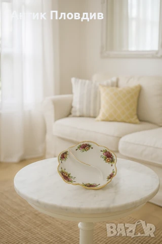 Порцеланова поднос чиния с дръжка Royal Albert Old Country Roses, снимка 1