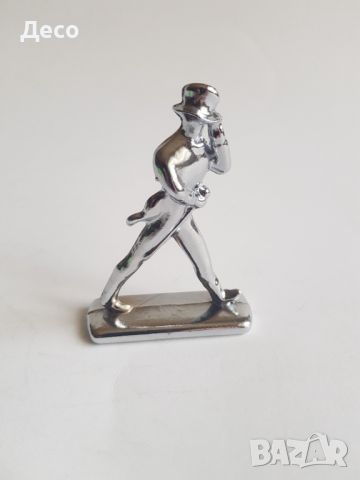 JOHNNIE WALKER Striding Man Метална, солидна, класическа статуя на фигура
