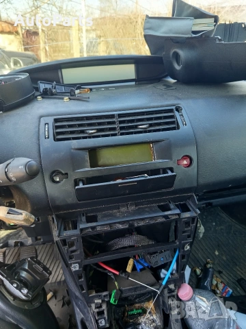 Ситроен Ц4 1.6ХДИ 109к.с На части 0892740864! Работя с Еконт Ниски цени , снимка 7 - Автомобили и джипове - 53840756