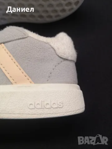 Бебешки маратонки Adidas , снимка 7 - Детски маратонки - 50424649