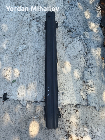 Задна греда под бронята от Пасат 6 комби