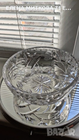 Масивна кристална купа с красива ръчна гравюра, снимка 10 - Чинии - 53788533