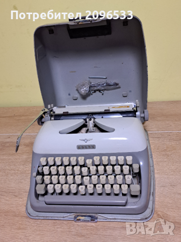 Немска пишеща машина Адлер, снимка 1 - Антикварни и старинни предмети - 45011358