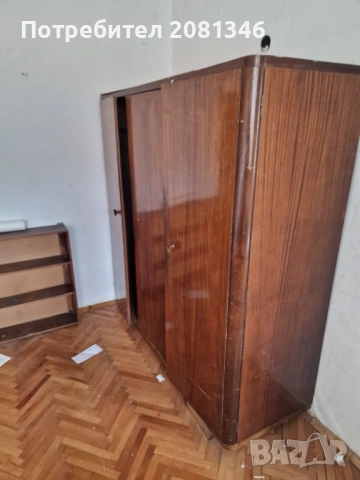 Подарявам старинен Гардероб, снимка 3 - Гардероби - 53901934