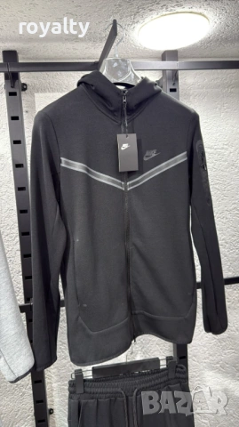 Nike Tech НА ЕДРО Мъжки Спортен Екип Найк 5 Бр.