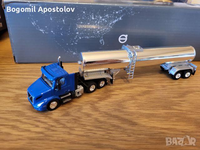 Умален модел на Volvo VNR 300 с ремарке 1:87, снимка 7 - Колекции - 45602336