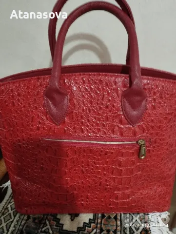 Продавам червена твърда  чанта ,реплика  MICHAEL KORS, снимка 5 - Чанти - 49161184