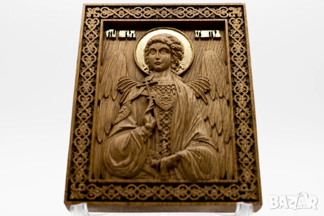 Позлатена релефна икона на архангел Михаил от масивен дъб