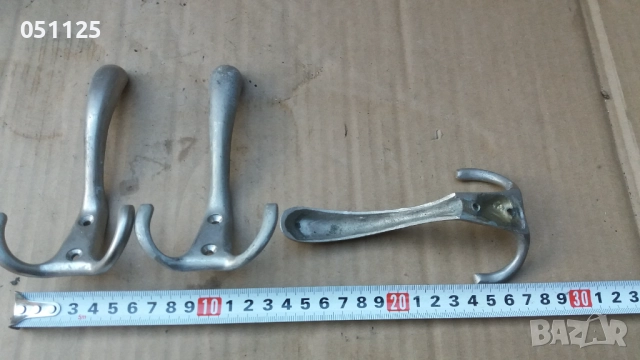 масивни бронзови закачалки - 3 броя , снимка 6 - Антикварни и старинни предмети - 52605693