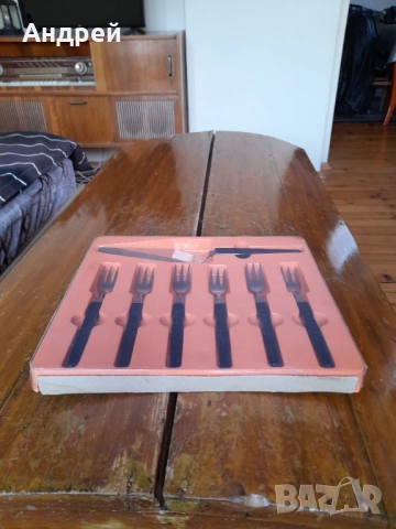 Стар комплект десертни вилици,прибори 