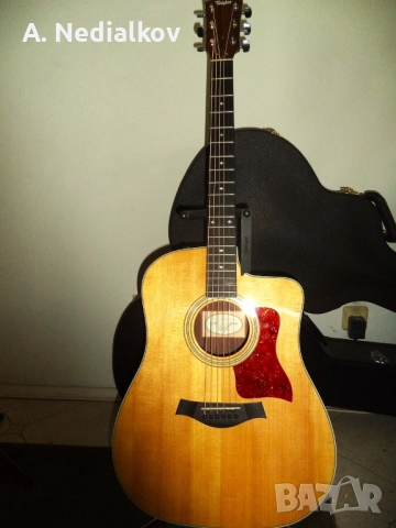 Taylor 210 CE DLX electroacoustic guitar