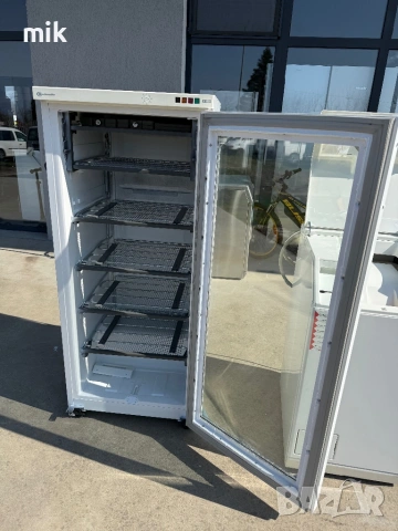 Минусова хладилна витрина Bauknecht 140 см , снимка 7 - Витрини - 53743854