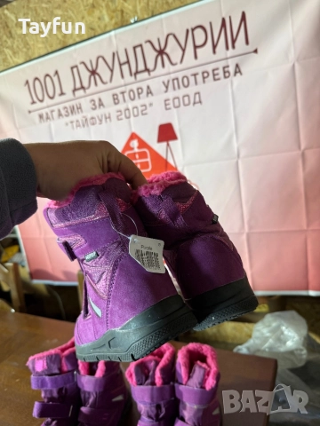Продавам чисто нови детски зимни ботуши в наситен лилав цвят. Ботушите са изключително топли и практ, снимка 4 - Дамски ботуши - 52837862