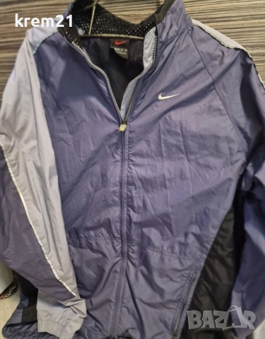 Nike мъжка ветровка номер Л, снимка 4 - Спортни дрехи, екипи - 52636140