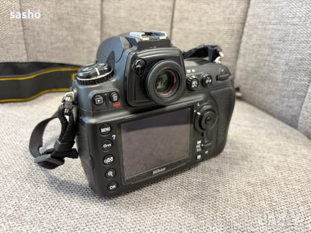 Nikon D700 с две батерии и увеличително стъкло DK-17M, снимка 3 - Фотоапарати - 53611385