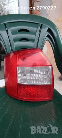 Продавам ляв стоп за Audi A4 B6 